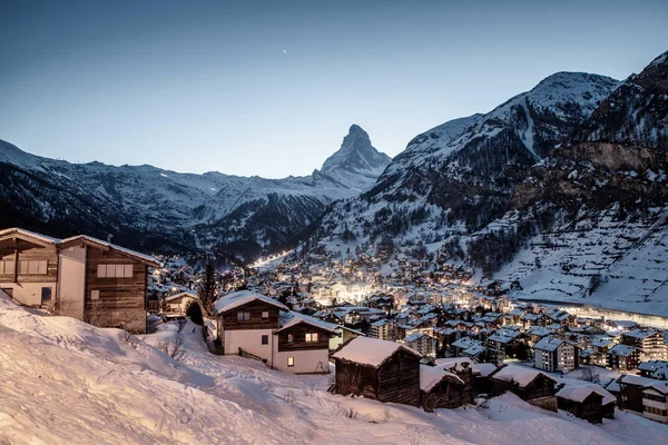 Fantastisk utsikt över Matterhorn topp från Zermatt — Stockfoto