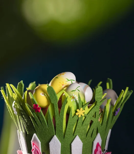 Uova Pasqua Cestino Fondo Primavera — Foto Stock