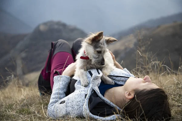 Mujer Con Perro Aire Libre —  Fotos de Stock