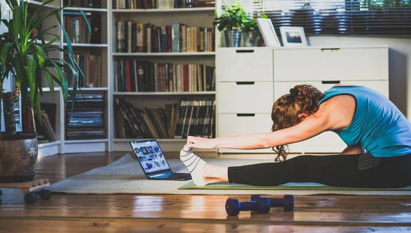 Home Workout Concept Woman Living Room Laptop Dumbells Mental Health — Stock Photo, Image