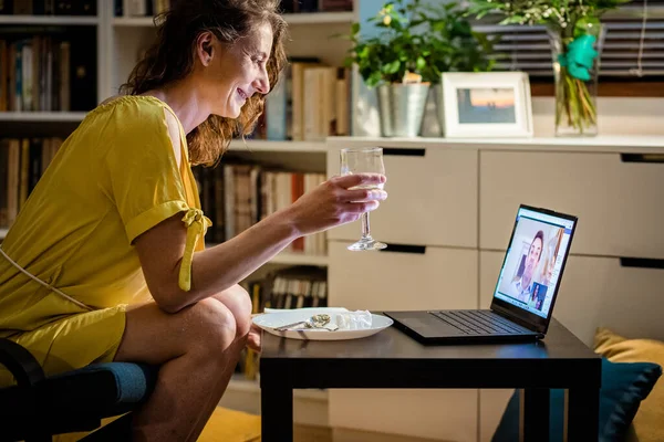 Video Línea Citas Pareja Charlando Desde Casa — Foto de Stock