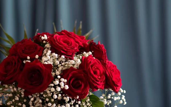 Strauß Roter Rosen Als Symbol Der Liebe — Stockfoto