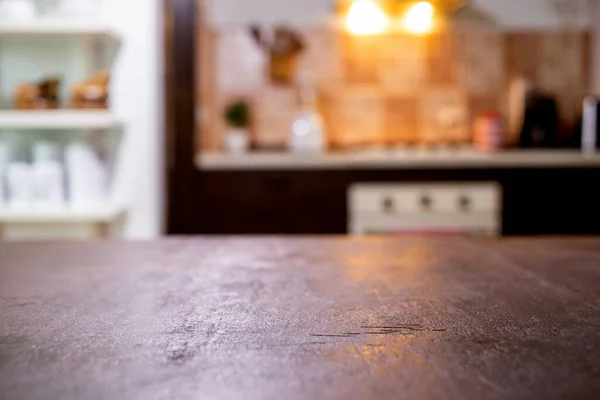 厨房内部和书桌空间的模糊背景 — 图库照片