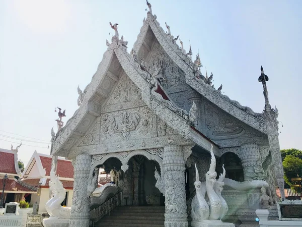 タイ北部 ナン県の南市柱神社または明Mueang寺の外観 ロイヤリティフリーのストック写真