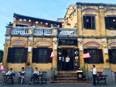Hardal sarısı kültür yapı stili, Hoi restoranı Vietnam 'da antik bir kasaba.