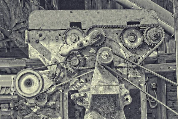 V-kayış ve dişli ile gerçeküstü motor