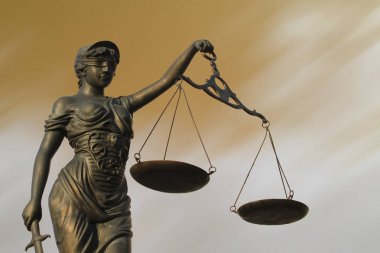 Justitia şiirsel bir adalet