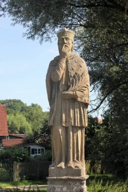 Din yüzyıllar boyunca insanlığa parçası olmuştur