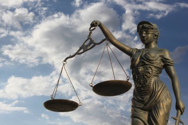 Justitia şiirsel bir adalet