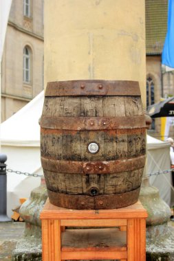 Eski bira varil ağaçtan