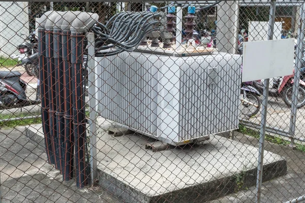büyük açık jeneratör
