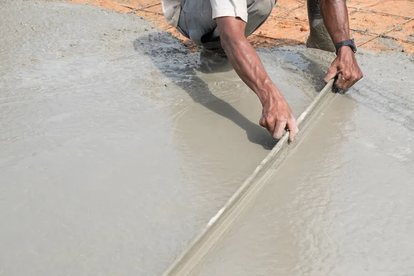 Štukatér potěrový beton — Stock fotografie