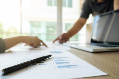 Yatırım Danışma listelerinde analiz iş kavramı.