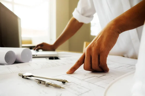 Hands of Engineer working on blueprint,Construction concept. Eng — Stock Photo, Image