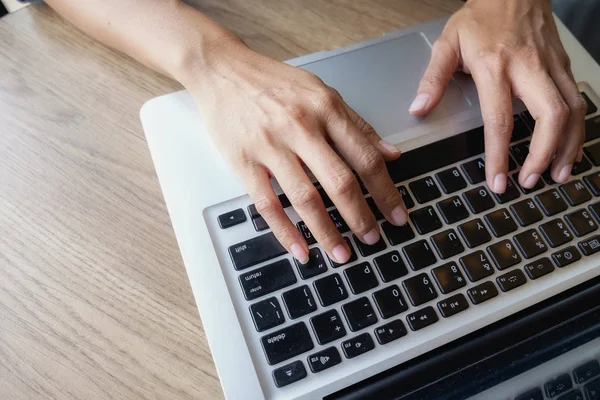 Yatırım Danışma listelerinde analiz iş kavramı.