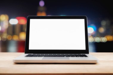 Tablo boş ekran ile bilgisayar arka plan bulanıklık. Teknoloji kavramı.