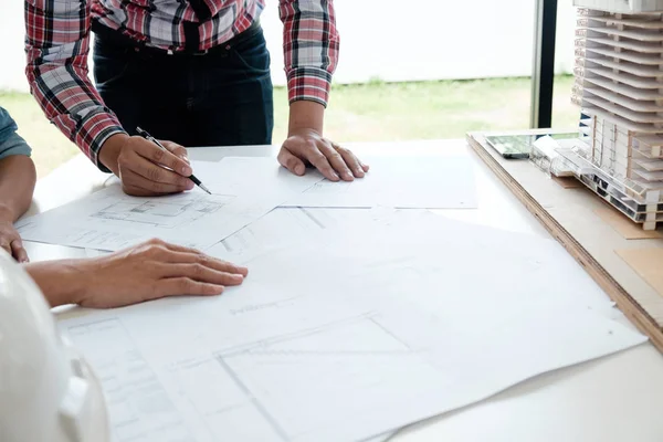 Arquiteto Engenheiro Design Trabalhando Conceito Planejamento Plantas Conceito Construção — Fotografia de Stock