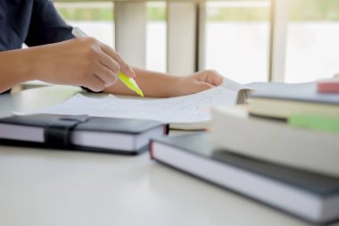 Eğitim kavramı. Öğrencilerin eğitim ve kampüs co beyin fırtınası