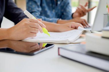 Eğitim kavramı. Öğrencilerin eğitim ve kampüs co beyin fırtınası