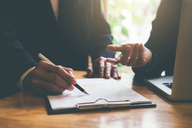 Finansal rakamları progre ifade eden analiz iş Danışmanı