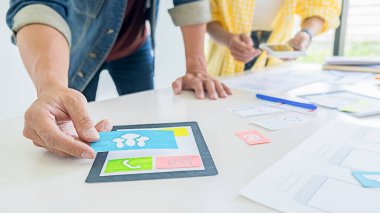 Yaratıcı Web Tasarımcısı planlama uygulaması ve templa geliştirme