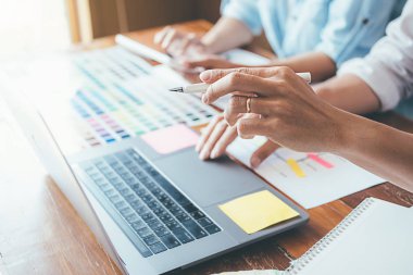 Yaratıcı Web Tasarımcısı planlama uygulaması ve templa geliştirme