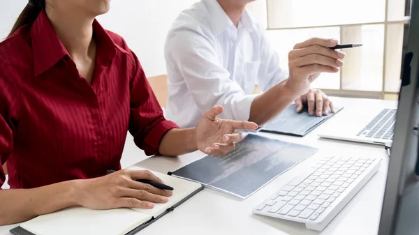 Programmer working in a software development and coding technolo — Stock Photo, Image