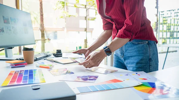 Werbeagentur Designer Kreatives Start Team Diskutiert Ideen Büro — Stockfoto