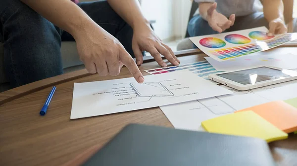 Grafisch Ontwerp Kleurstalen Pennen Een Bureau Architectonische Tekening Met Werktuigen — Stockfoto