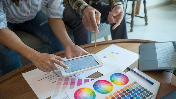 Grafisch Ontwerp Kleurstalen Pennen Een Bureau Architectonische Tekening Met Werktuigen — Stockfoto