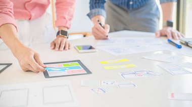 Uygulama planlaması ve şablon düzeni, cep telefonu için çerçeve geliştirme yaratıcı Web Tasarımcısı. Kullanıcı deneyimi (Ux) kavramı.