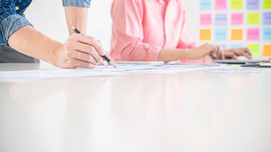 Uygulama planlaması ve şablon düzeni, cep telefonu için çerçeve geliştirme yaratıcı Web Tasarımcısı. Kullanıcı deneyimi (Ux) kavramı.