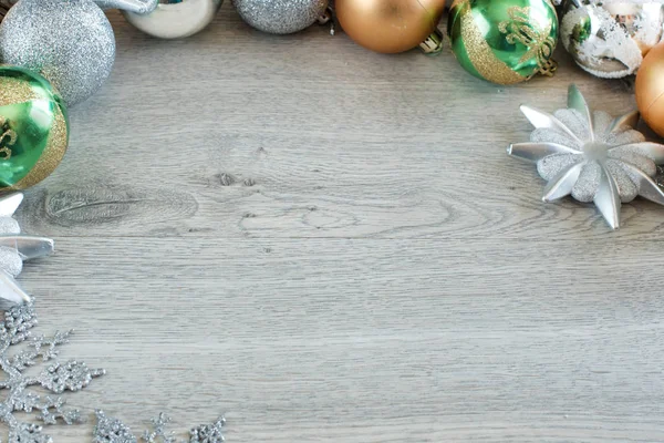 Bolas de Navidad en el árbol de Navidad — Foto de Stock