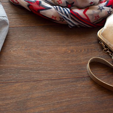 Kadınların soyunma odasına ahşap arka plan öğeleri