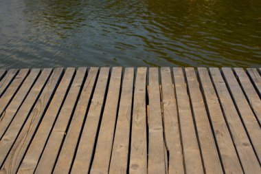 Bulanık su arka plan arka plan üzerinde Vintage ahşap masa.