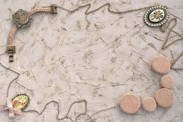 Kadınlar için güzel takı seti.