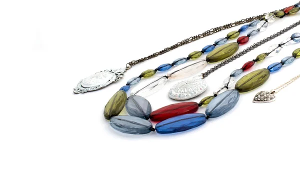 Trendy Sieraden Voor Vrouwen Een Witte Achtergrond Kralen Ketting — Stockfoto