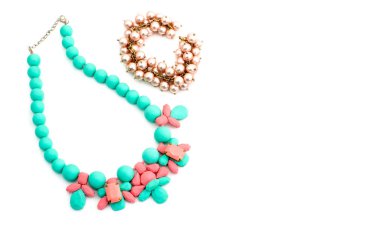 Takı kadınlar için bir dizi