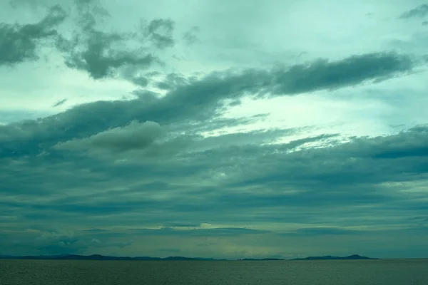 美しい海の風景空の雲 自然海の水平線 — ストック写真