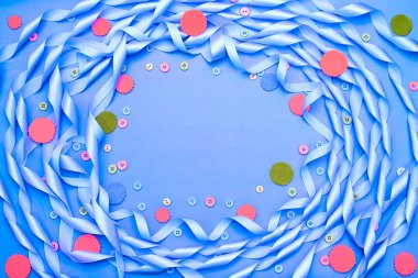 Dekoratif arka plan saten kurdela çerçeve yaptı. Üstten Görünüm