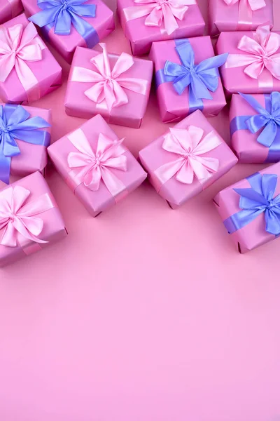 Decoratieve Vakantie Geschenkdozen Met Roze Kleur Roze Achtergrond Plat Plat — Stockfoto