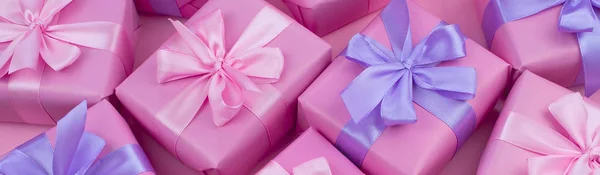 Banner Dekorative Weihnachtsgeschenkboxen Mit Rosa Farbe Auf Rosa Hintergrund Flache — Stockfoto