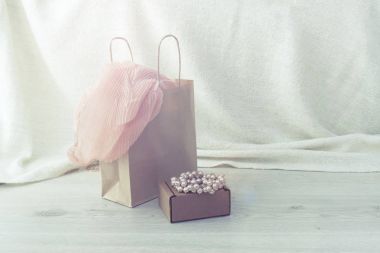 Kadın moda aksesuarları takı eşarp alışveriş bir dizi.
