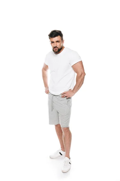 Homem confiante posando em roupas casuais — Fotografia de Stock