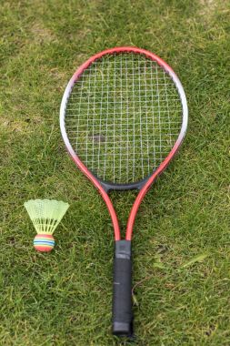 Badminton Raket ve raketle