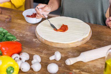 pizza pişirme kadın 