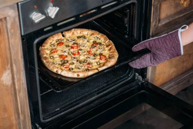 pizza pişirme kadın 