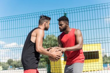 multiethic basketbol oyuncuları