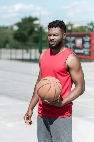 Afro american basketball player — Stock Photo, Image