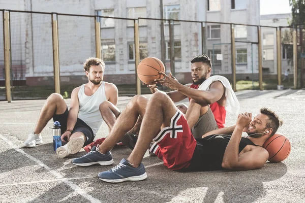 Multiethnic men on court — Stock Photo, Image